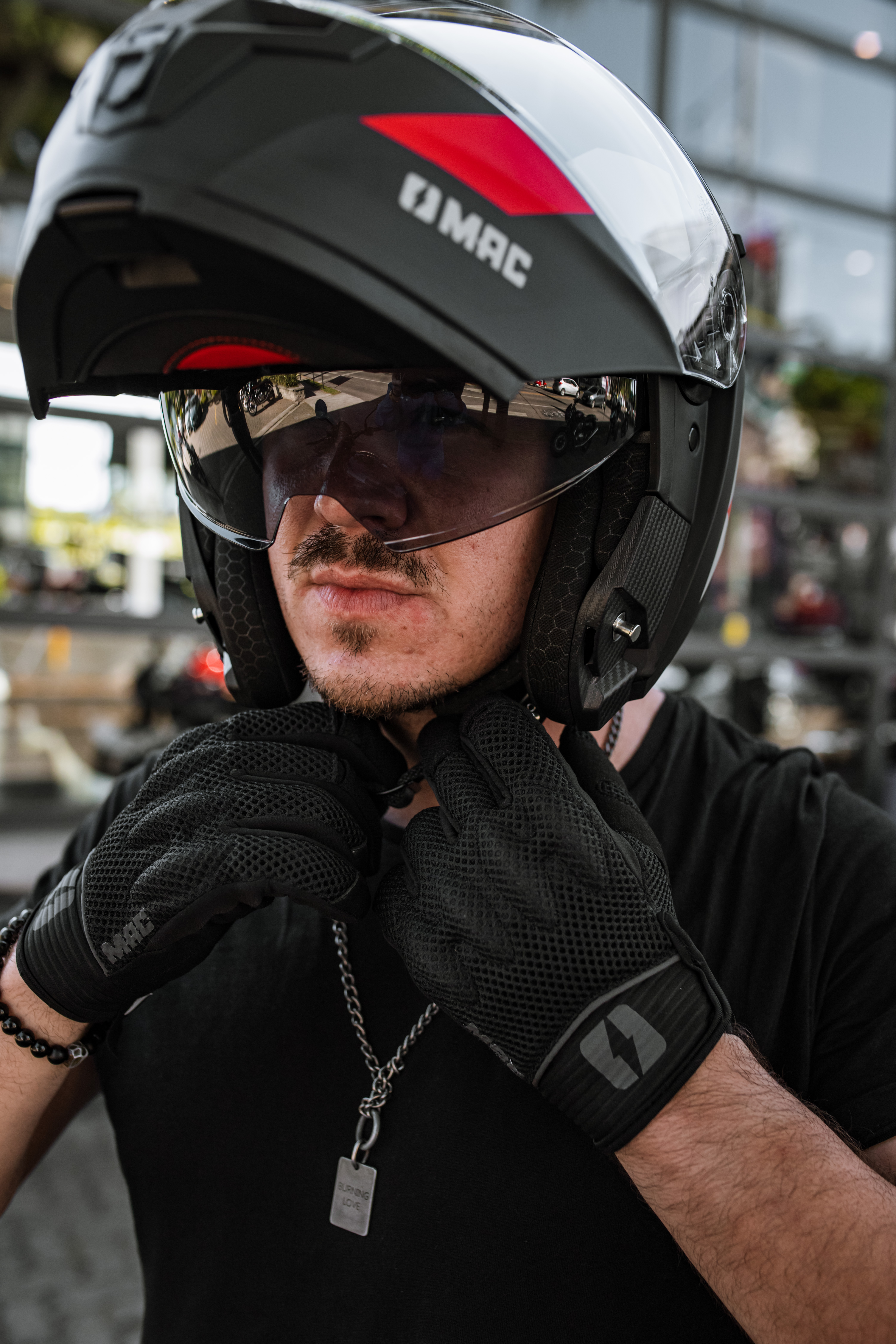 1224.LANZAMIENTOS MAC.200.jpg