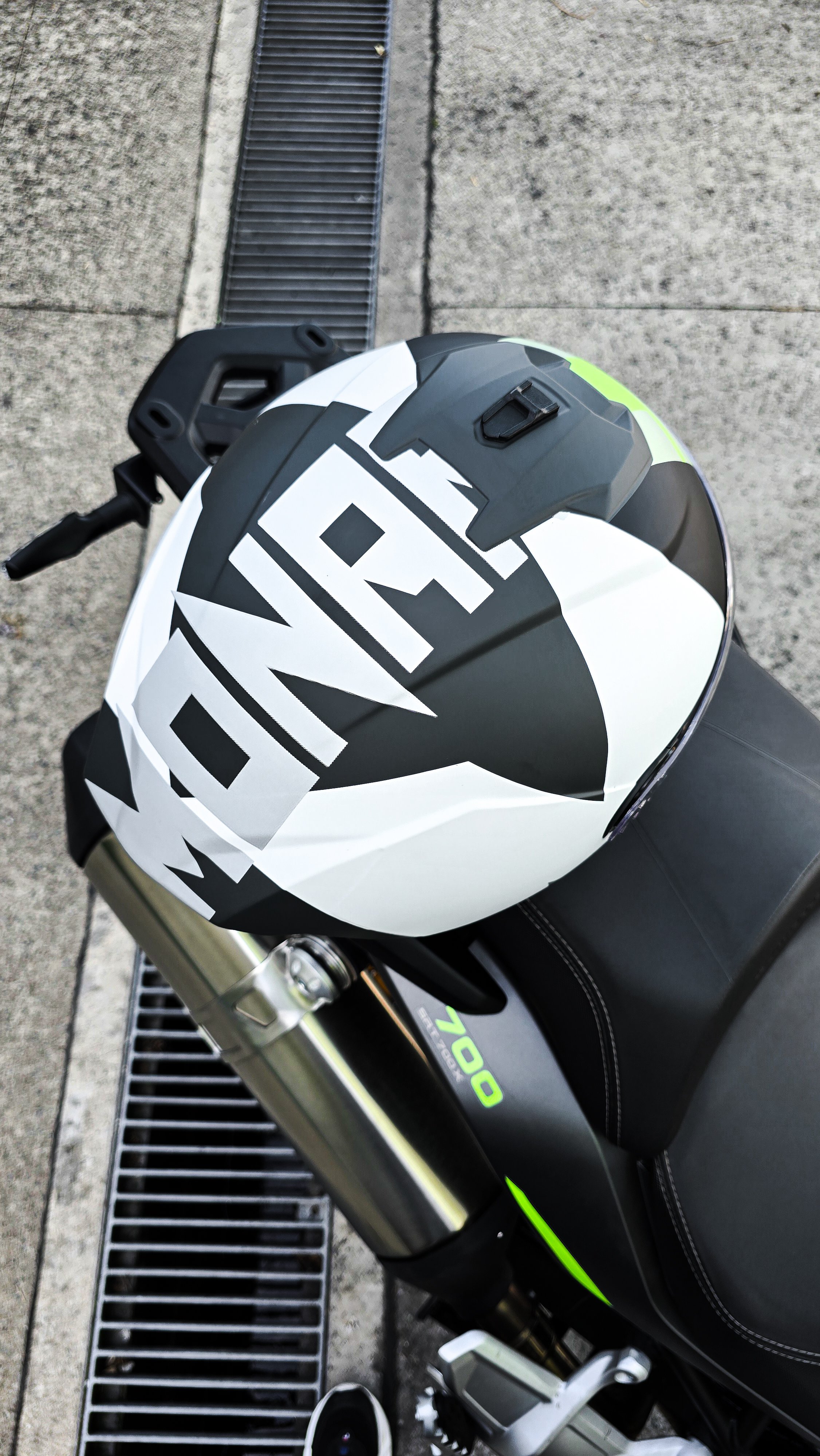 BLAZE MONARCH YLW-06-2.jpg